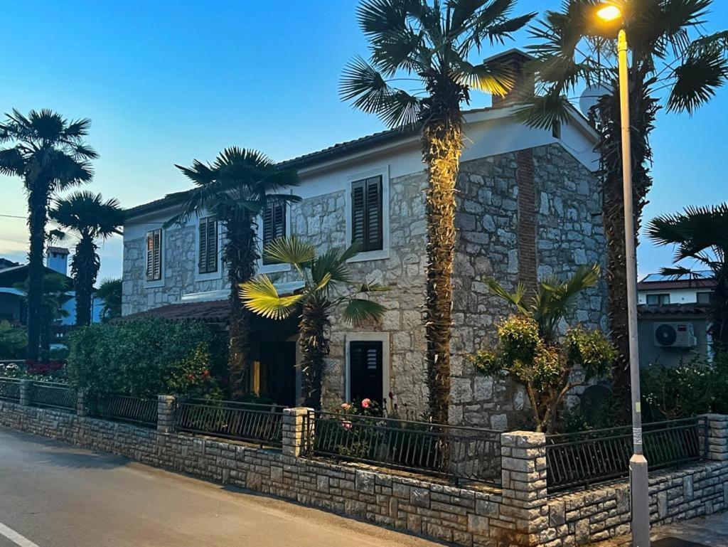 Apartments Karmen Funtana Exterior photo