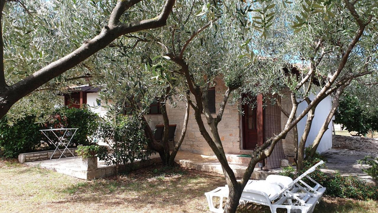 Apartments Karmen Funtana Exterior photo